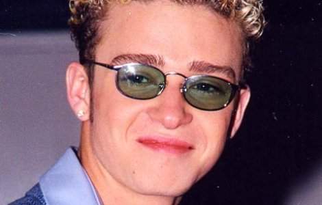  Top  Se intampla si in lumea starurilor! Cele mai NEINSPIRATE coafuri