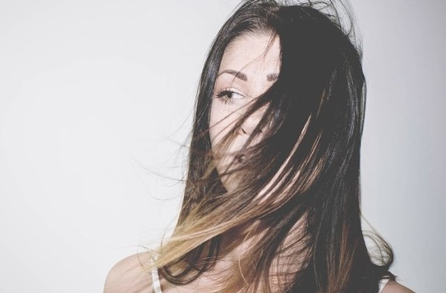 Trebuie sa le consumi pentru o podoaba capilara PERFECTA! 7 alimente care stopeaza caderea parului