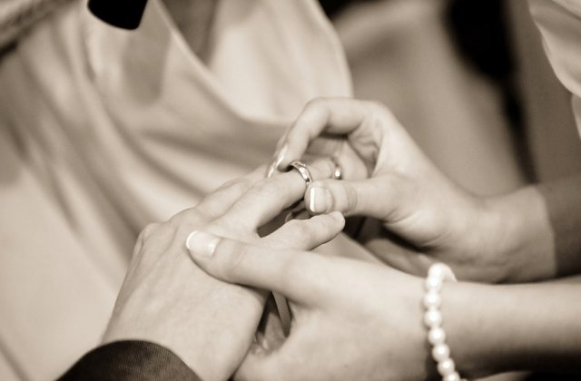 [Video] Mirii care nu se tem de uragan. Ce a facut un cuplu in timp ce se apropia furtuna Hermine