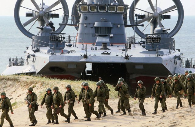Rusia lanseaza noi exercitii militare la granita cu Ucraina, in Crimeea si in Caucaz
