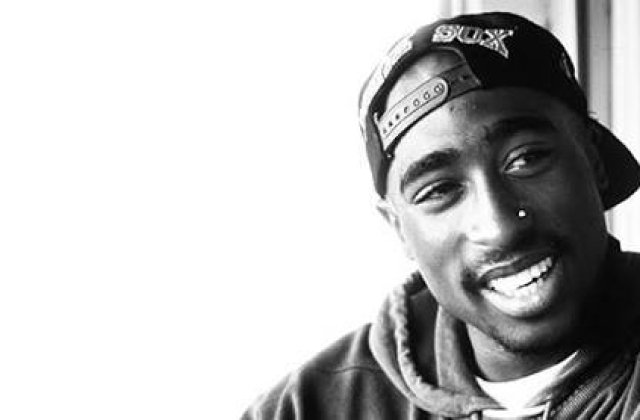 Versuri scrise de mana de Tupac, estimate la 38.500 de dolari, scoase la licitatie
