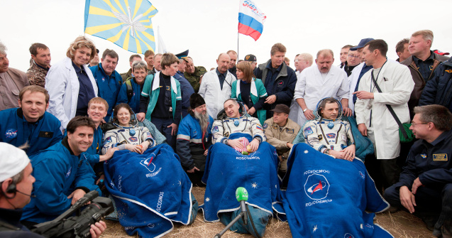 Trei membri ai echipajului Statiei Spatiale Internationale au revenit