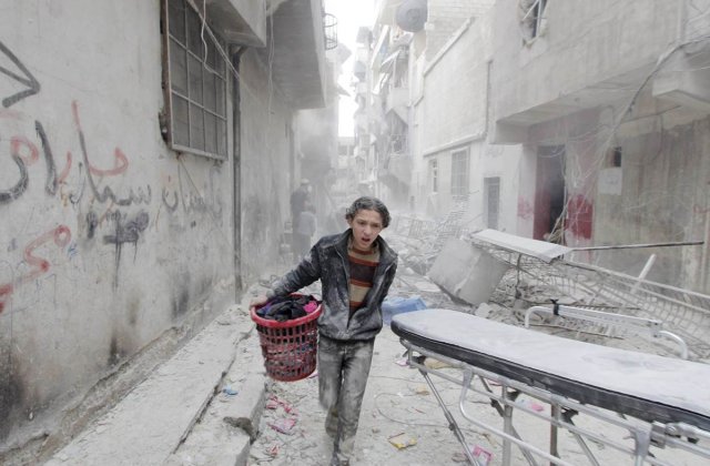 Armata siriana, acuzata ca a lansat bombe cu clor asupra civililor - peste 80 de raniti