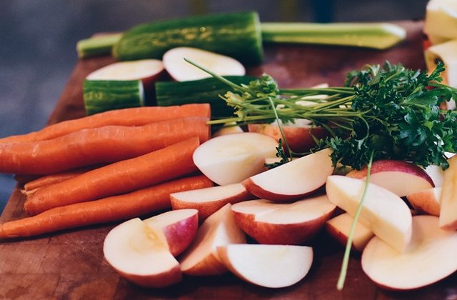 Recomandarile nutritionistilor: Cele 13 alimente care ne ajuta sa ne pastram silueta