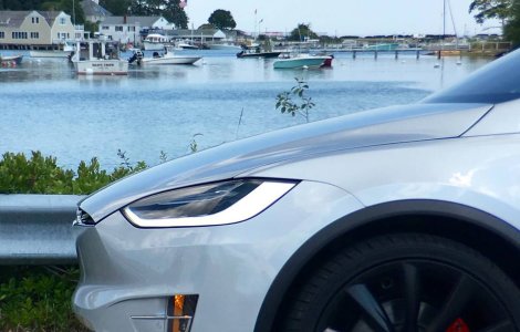 O masina Tesla a fost implicata intr-un accident fatal