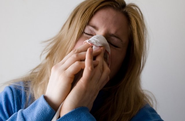 Alergia sezonului este provocata de ambrozie. Simptome