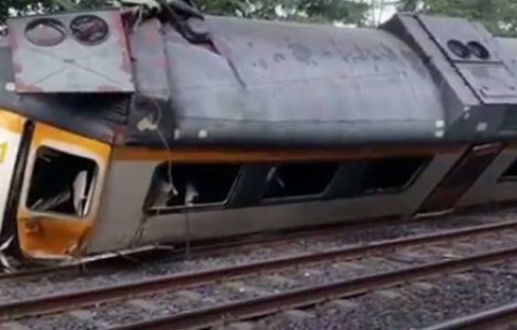 Cel putin patru morti dupa ce un tren de pasageri a deraiat in provincia spaniola Galicia