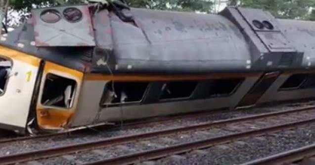 Cel putin patru morti dupa ce un tren de pasageri a deraiat in provincia spaniola Galicia