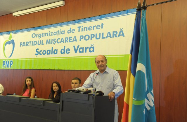 Basescu nu exclude o candidatura la alegeri: Daca va fi in avantajul partidului, probabil voi candida