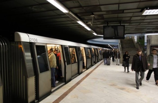 Circulatia la metrou, blocata aproape o ora