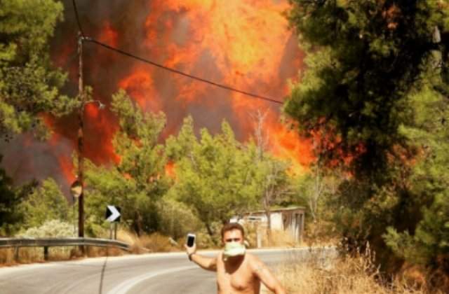 Incendiile de vegetatie care afecteaza insula Thassos au avariat mai multe locuinte