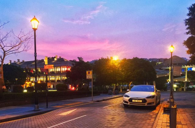 Tesla a imbunatatit sistemul de pilot automat, care se va baza pe radar