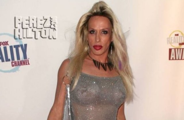 Actrita transgender Alexis Arquette a murit la varsta de 47 de ani