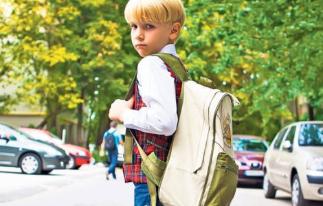 Pana la ce varsta ii verifici ghiozdanul