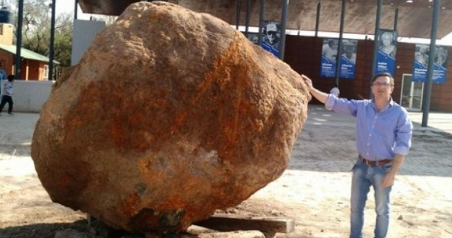 Un meteorit cu o greutate de 30 de tone, identificat in Argentina