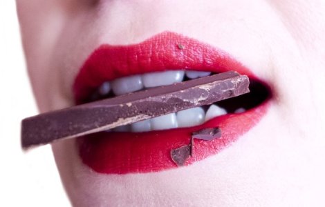  Top  Metodele de albire a dintilor la domiciliu: eficiente sau nu?