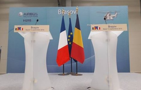 Hollande si Ciolos au ajuns cu un elicopter la Ghimbav, unde vor participa la inaugurarea fabricii Airbus