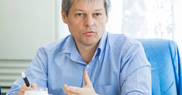 Ciolos l-a demis pe seful SGG, Sorin Chelmu, si l-a numit temporar in functie pe Florin Tacu