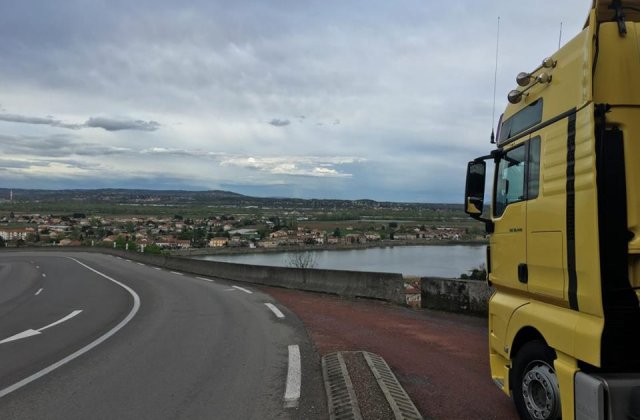 ASF confirma ca va fixa un tarif RCA de referinta de 7.500 de lei pentru camioanele de peste 16 tone