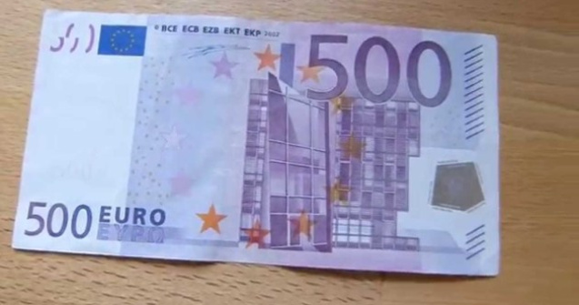 Tinerii italieni care devin majori in 2016 primesc 500 de euro