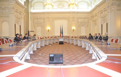 Scandal in Comisia de invatamant din Senat. PSD, acuzat ca modifica legi pe ascuns