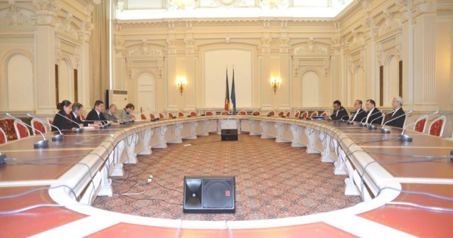 Scandal in Comisia de invatamant din Senat. PSD, acuzat ca modifica legi pe ascuns