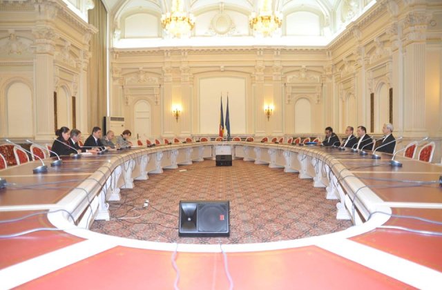 Scandal in Comisia de invatamant din Senat. PSD, acuzat ca modifica legi pe ascuns