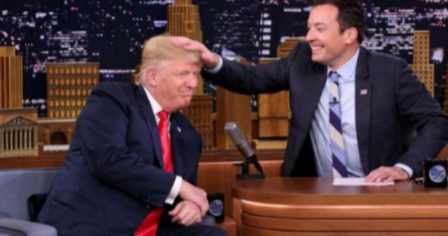 Trump, ciufulit de Jimmy Fallon in direct la Tonight Show