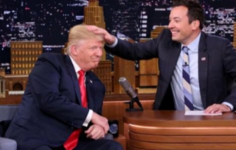 Trump, ciufulit de Jimmy Fallon in direct la Tonight Show