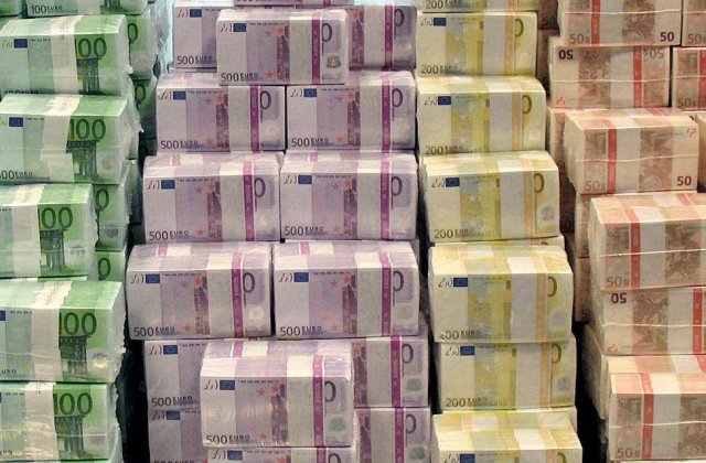 Bolizi de lux - mita pentru fosti sefi ai Loteriei Romane. Cum se cheltuiau banii