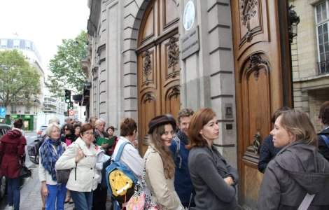 Ambasada Romaniei la Paris si-a deschis portile