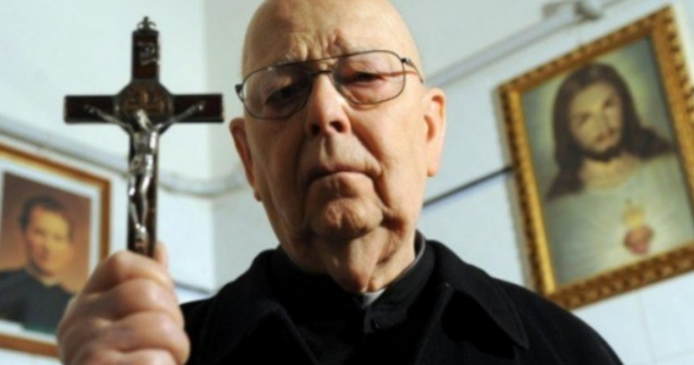 Fostul exorcist-sef al Vaticanului a murit