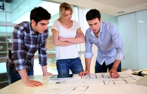 Lupta antreprenorilor pentru a debloca resurse pentru afacerile lor. Ce strategii au descoperit