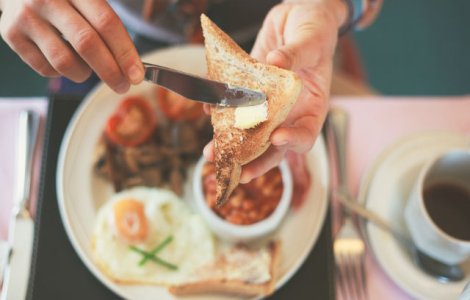  Top  Idei pentru un mic dejun rapid: 5 preparate gata in 5 minute