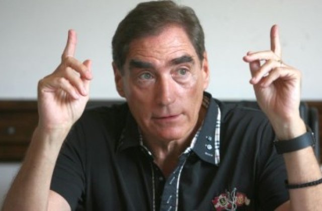 Camera Deputatilor ar putea lua marti o decizie in premiera: plenul voteaza reacordarea mandatului lui Petre Roman