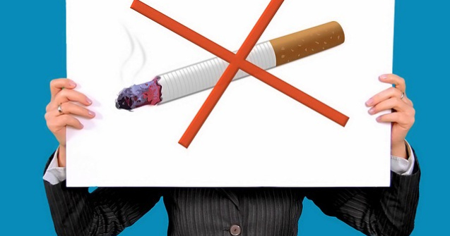 Aurelia Cristea vrea interzicerea fumatului in masina personala