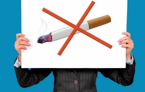 Aurelia Cristea vrea interzicerea fumatului in masina personala