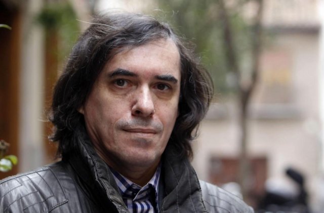 Cartarescu: E revoltator ca 23 dintre cei 24 de membri ai Comisiei prezidentiale pentru elaborarea noului proiect de tara sunt barbati