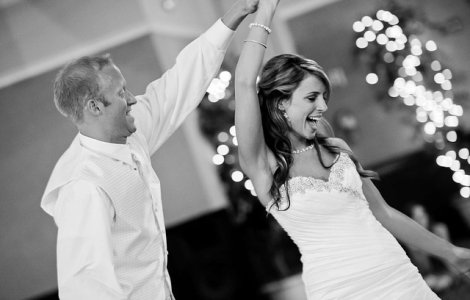 Prima de 15.000 de lei de la stat pentru tinerii care se casatoresc