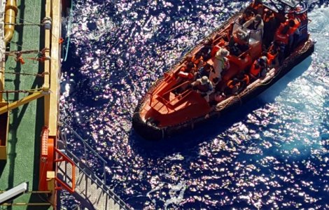 42 de morti in naufragiul din Mediterana