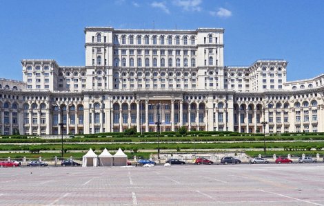 iMapp 2016, in Piata Constitutiei. Mindscape Studio participa cu video mapping-ul WE ARE THEM