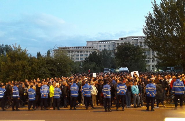 Un nou protest fata de Gabriel Oprea a fost anuntat pentru vineri seara in Capitala