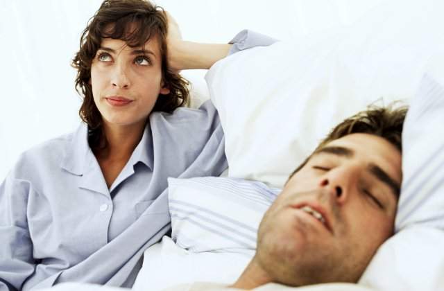 De ce vorbesc oamenii in somn