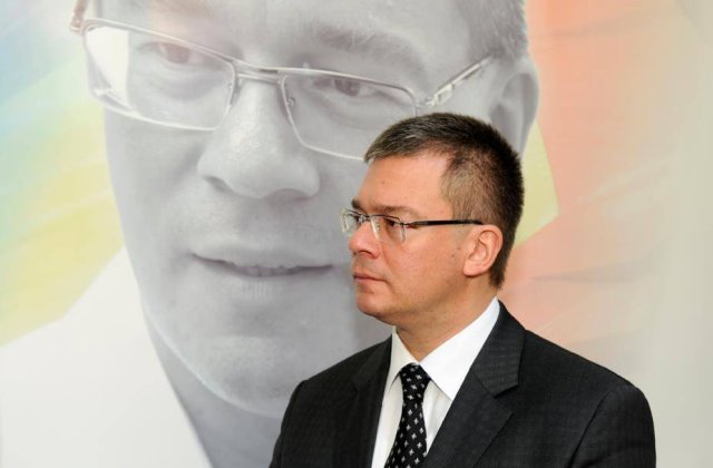 Mihai Razvan Ungureanu a demisionat de la conducerea SIE