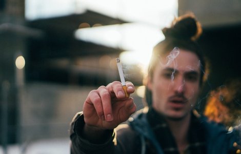 Modificarea legii antifumat, respinsa de senatori