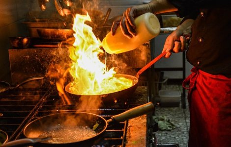 E.Coli in carne de mici, cas sau carne tocata din restaurante si abatoare din tara