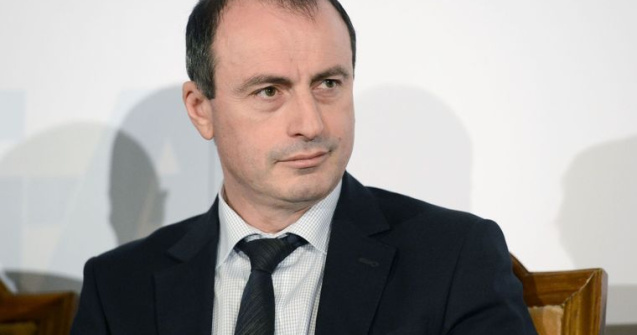 Irimescu: O secretara care lucreaza la CE are un salariu de 3.000 euro