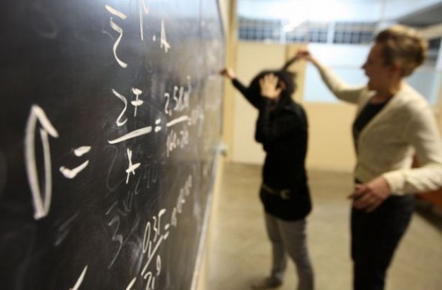 Elevii si profesorii nu vor face cursuri miercuri, de Ziua Internationala a Educatiei