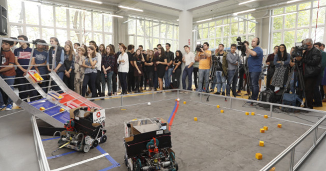 First Tech Challenge, competitia nationala de robotica pentru liceeni, s-a lansat luni