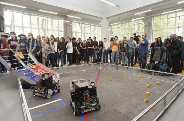 First Tech Challenge, competitia nationala de robotica pentru liceeni, s-a lansat luni